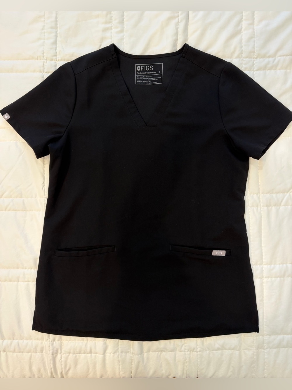 Casma Three-Pocket Scrub Top